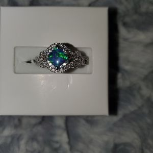 Ladies ring